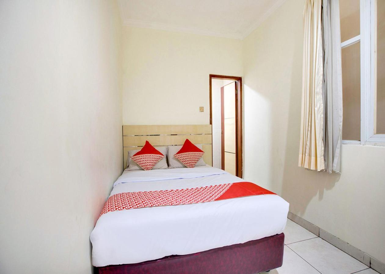 OYO 2554 Hotel Arimbi Lama Dewi Sartika Bandung Exterior foto