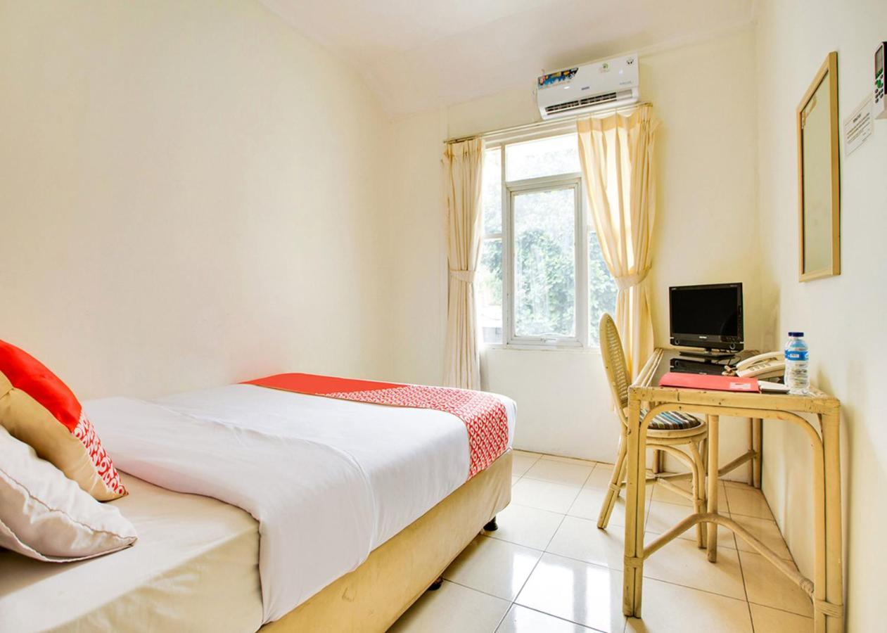 OYO 2554 Hotel Arimbi Lama Dewi Sartika Bandung Exterior foto